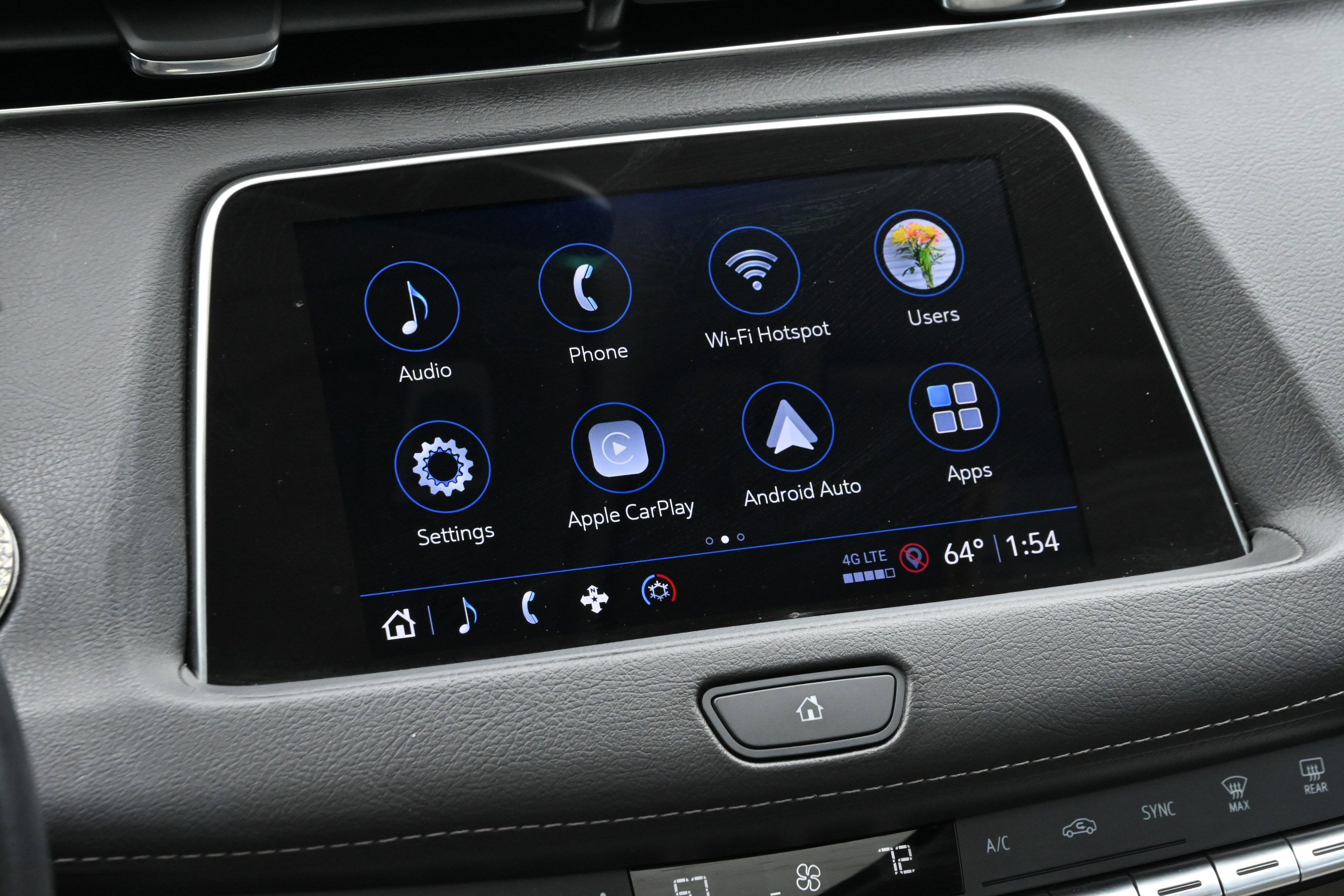 Used 2023 Cadillac XT4 Luxury w/ Cold Weather Package FWD image 19
