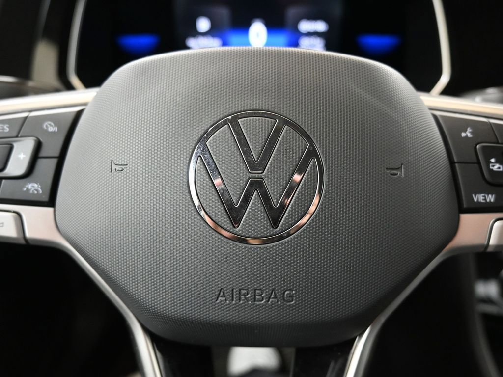Used 2023 Volkswagen Jetta SE w/ Black Wheel Package image 27