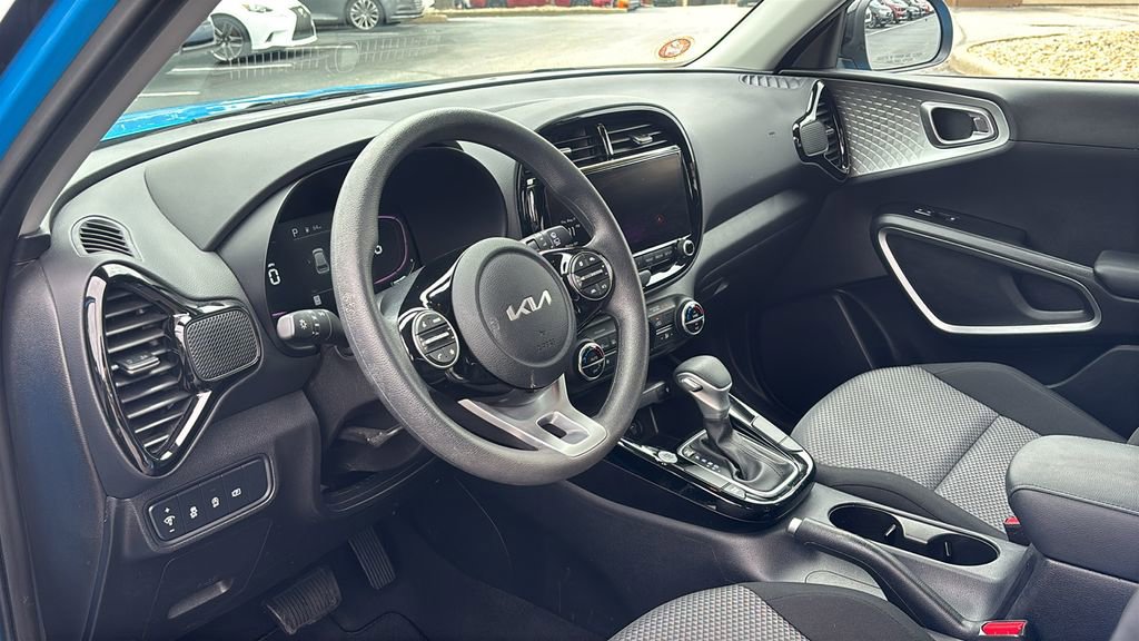 Used 2024 Kia Soul S FWD image 25