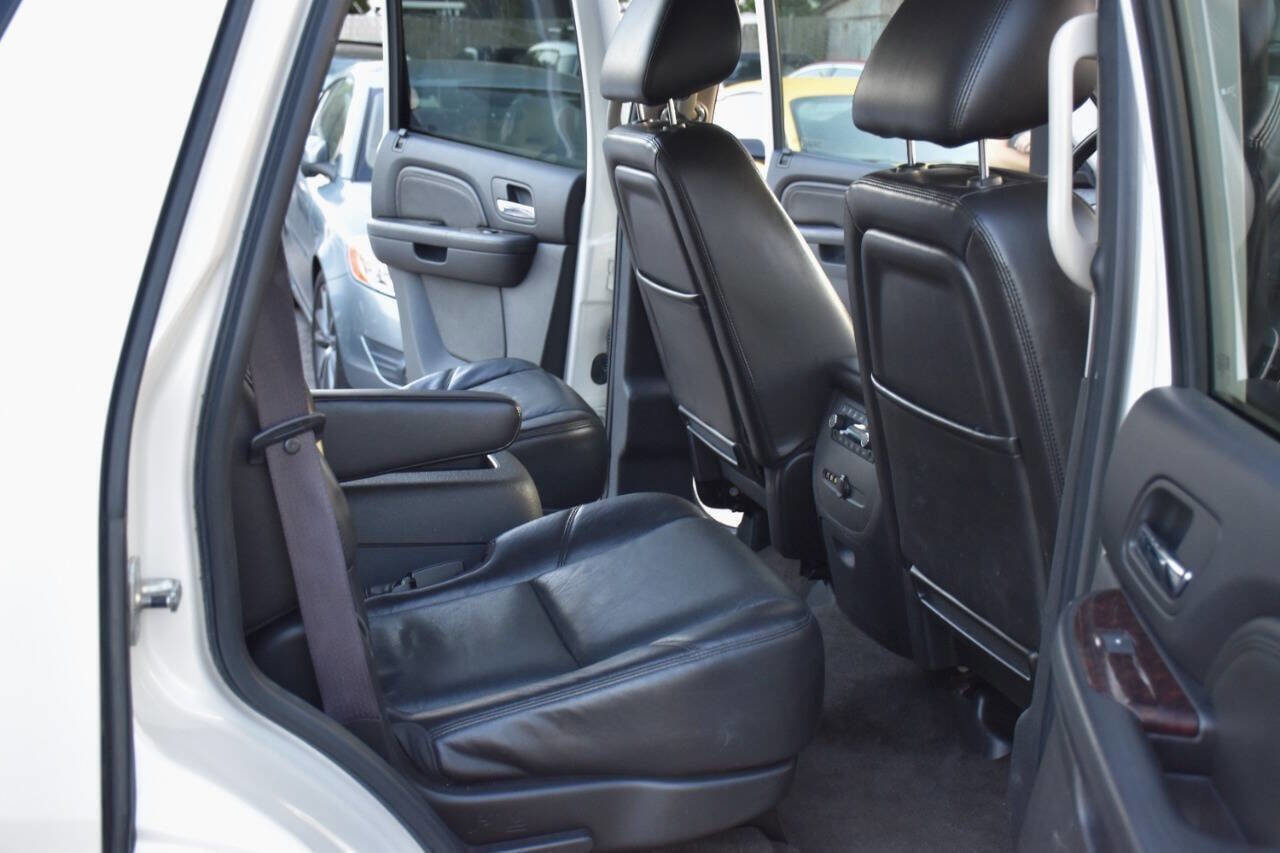 Used 2010 GMC Yukon Denali image 10
