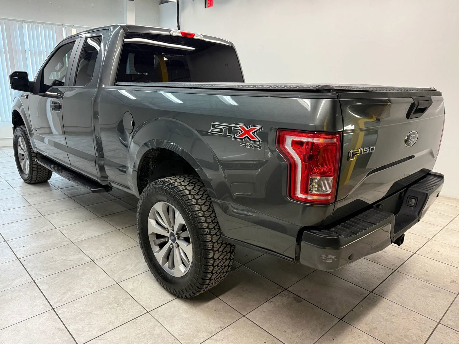 Used 2017 Ford F150 XL w/ Equipment Group 101A Mid image 7