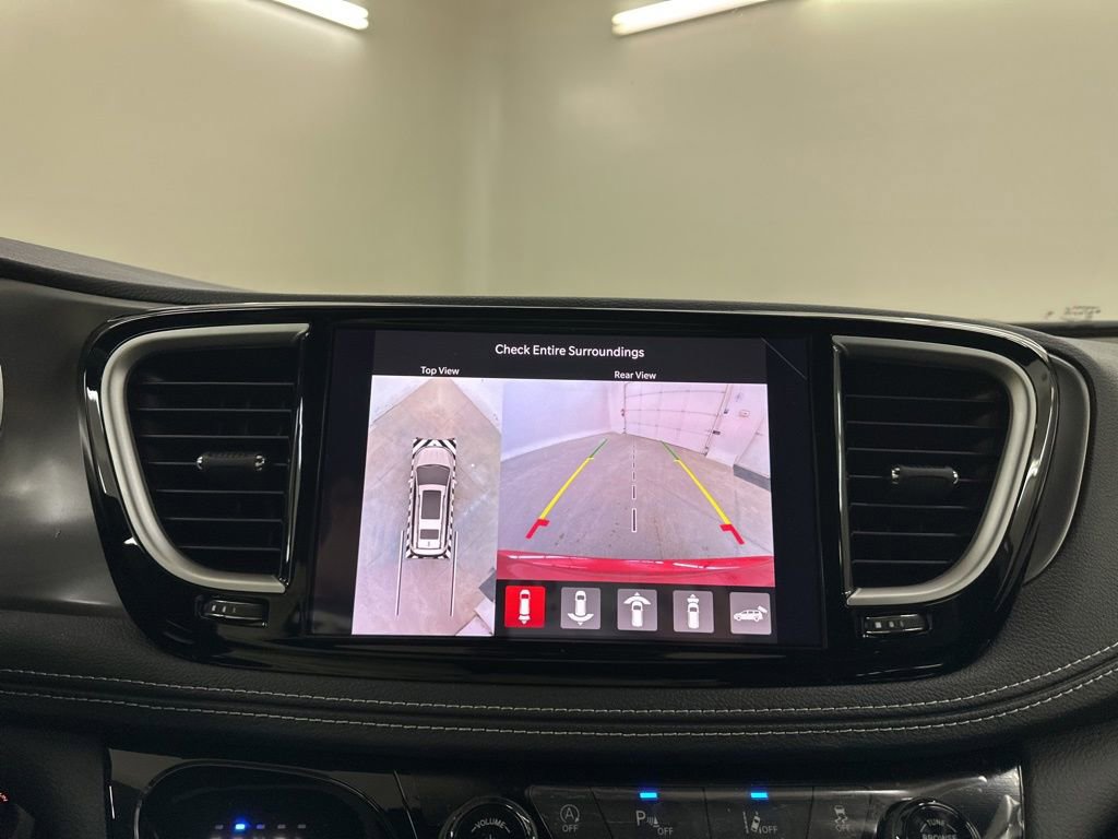 New 2026 Chrysler Pacifica Select image 37