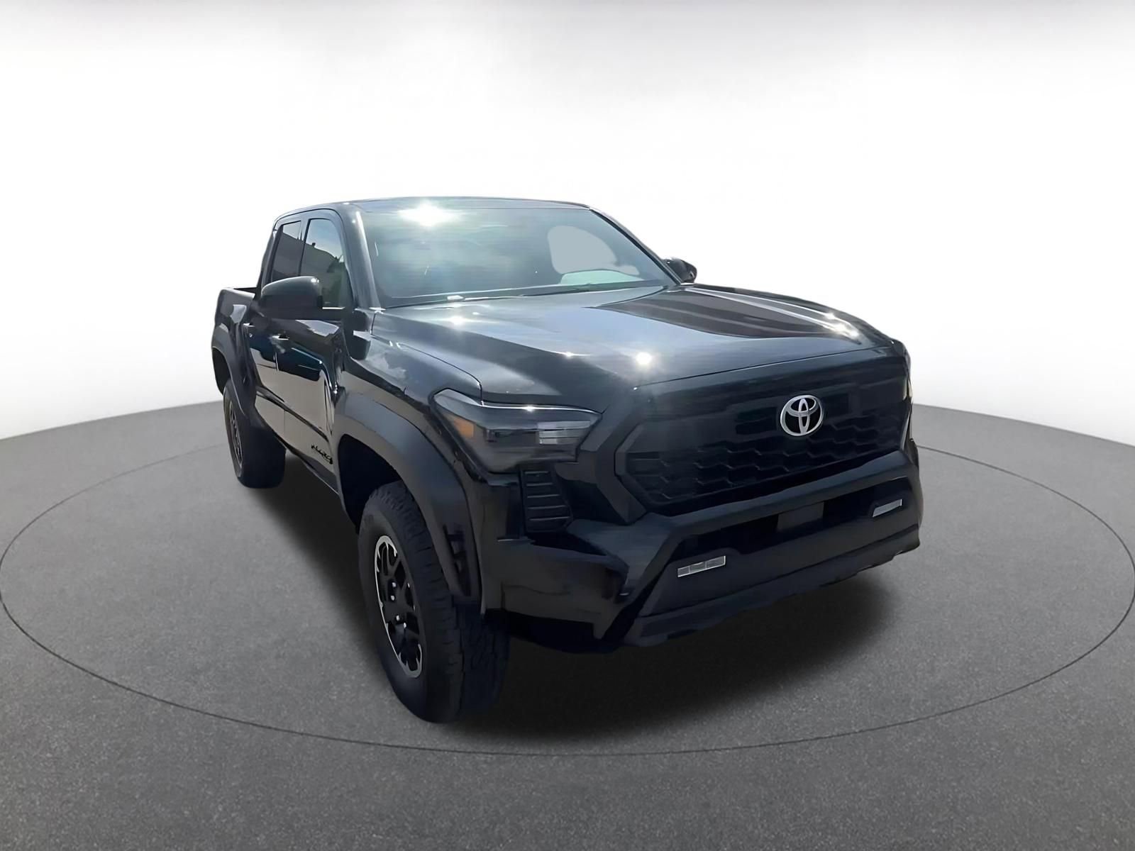 Used 2025 Toyota Tacoma TRD Off-Road image 3