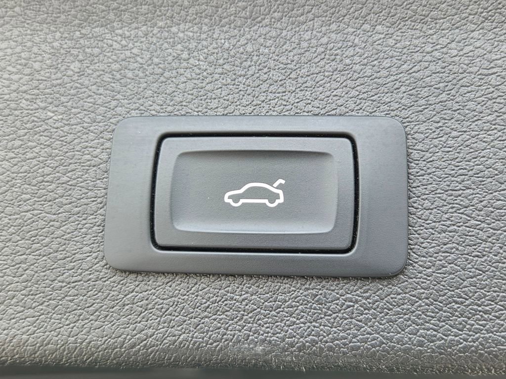 Used 2017 Audi Q5 2.0T Premium Plus w/ Technology Package image 30