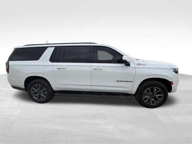 Used 2023 Chevrolet Suburban Z71 w/ Luxury Package AWD/4WD image 2