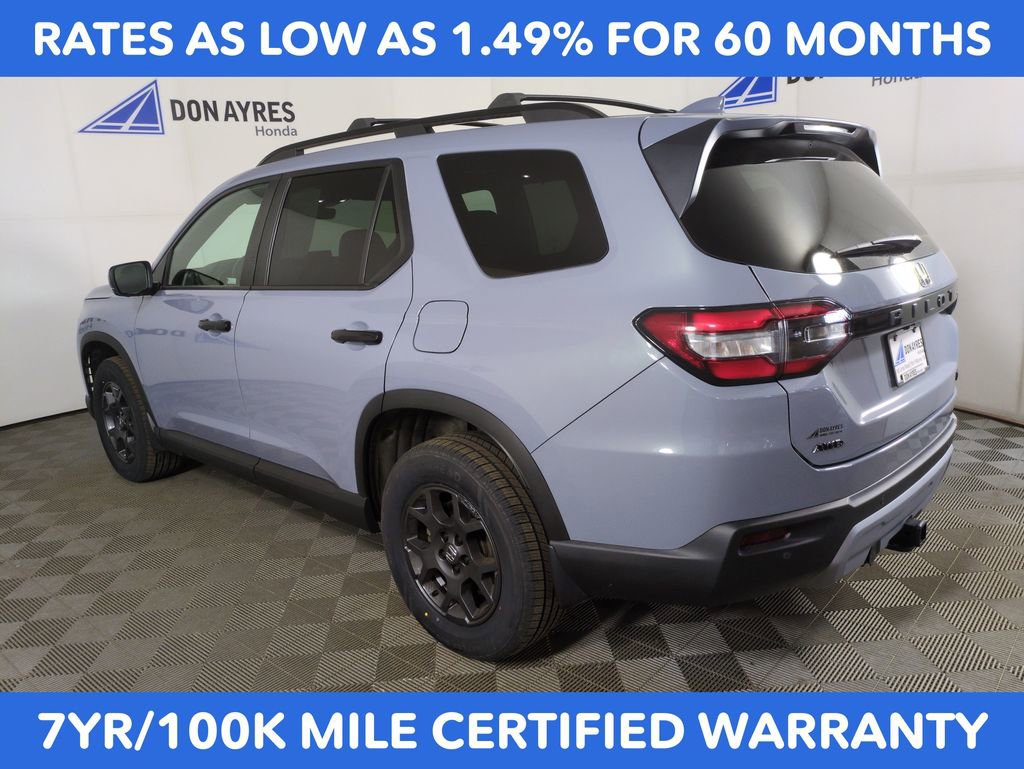Used 2024 Honda Pilot TrailSport image 3