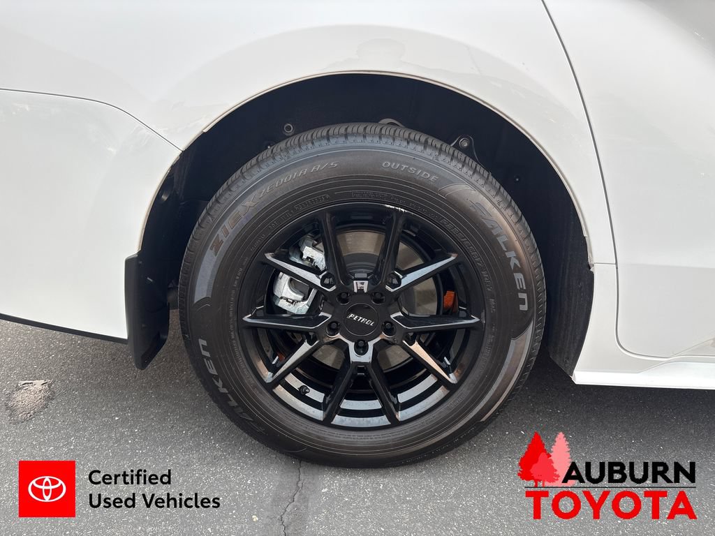 Certified 2025 Toyota Sienna LE AWD/4WD image 13