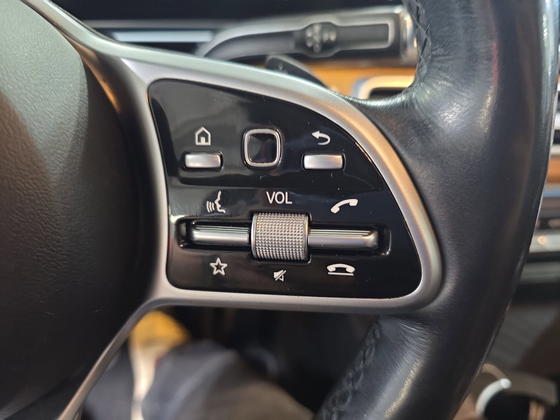 Used 2021 Mercedes-Benz GLS 450 4MATIC image 18
