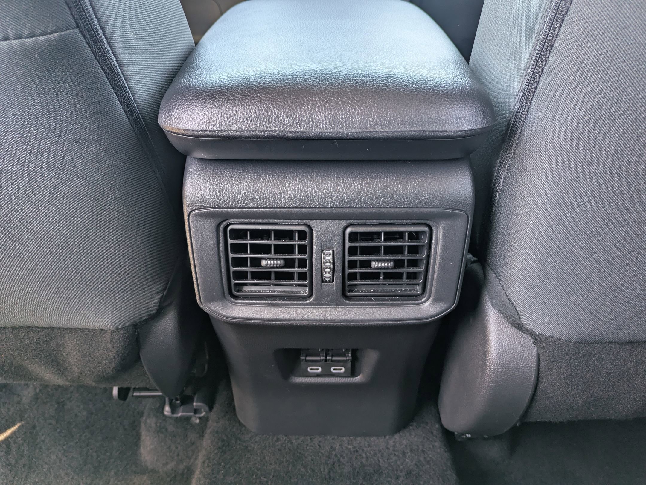 Used 2024 Toyota RAV4 XLE w/ Convenience Package image 22