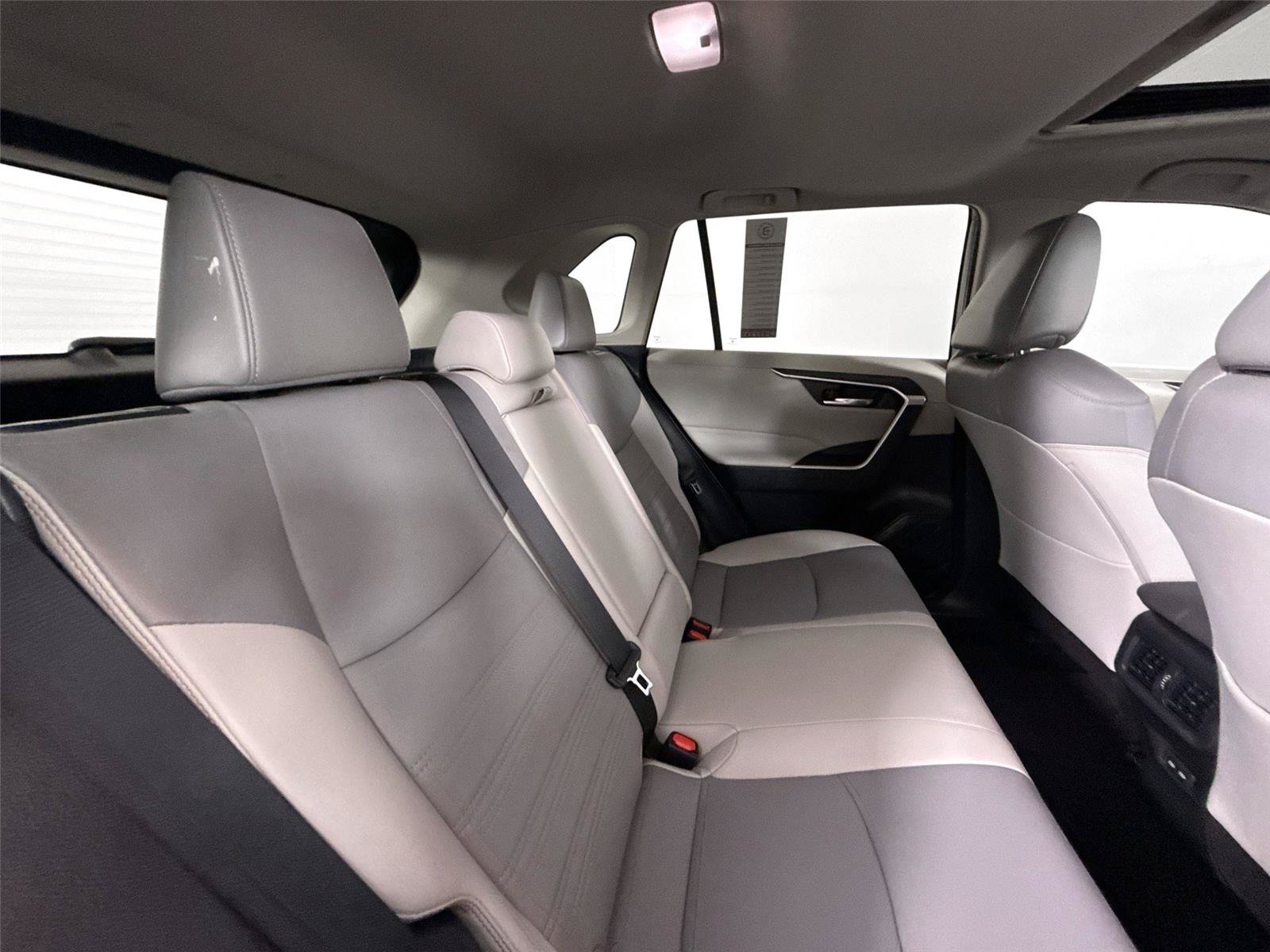 Certified 2022 Toyota RAV4 XLE Premium AWD/4WD image 40