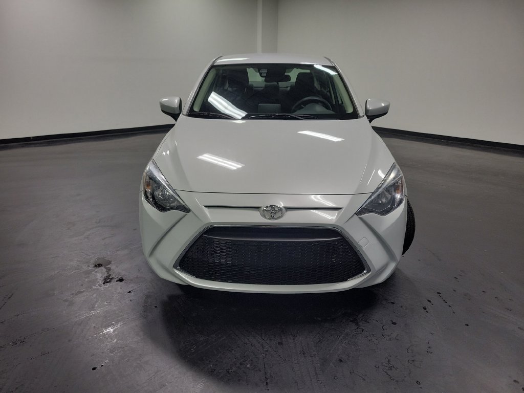 Used 2019 Toyota Yaris L FWD image 2