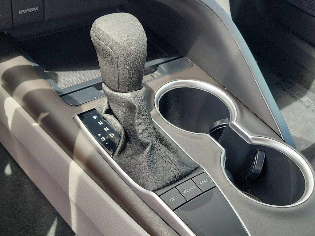 Used 2022 Toyota Camry LE FWD image 30