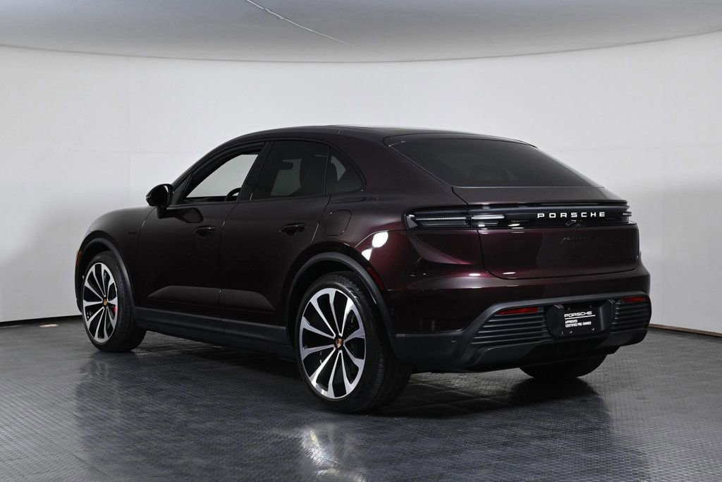 Certified 2025 Porsche Macan 4S Electric image 3