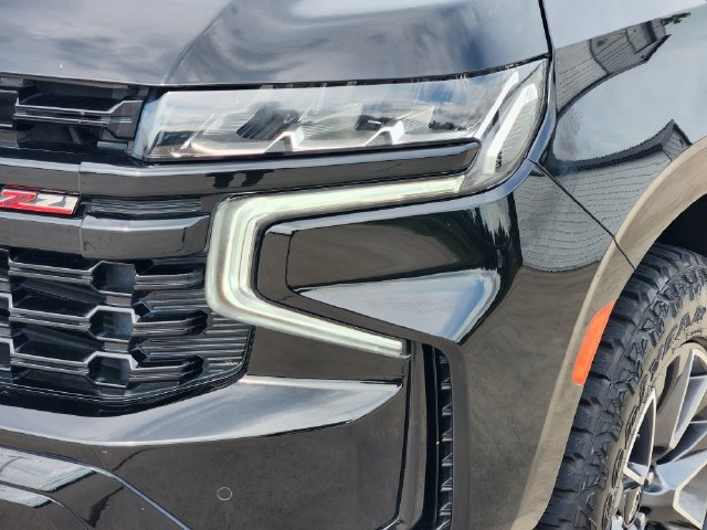 Used 2022 Chevrolet Suburban Z71 w/ Luxury Package AWD/4WD image 9