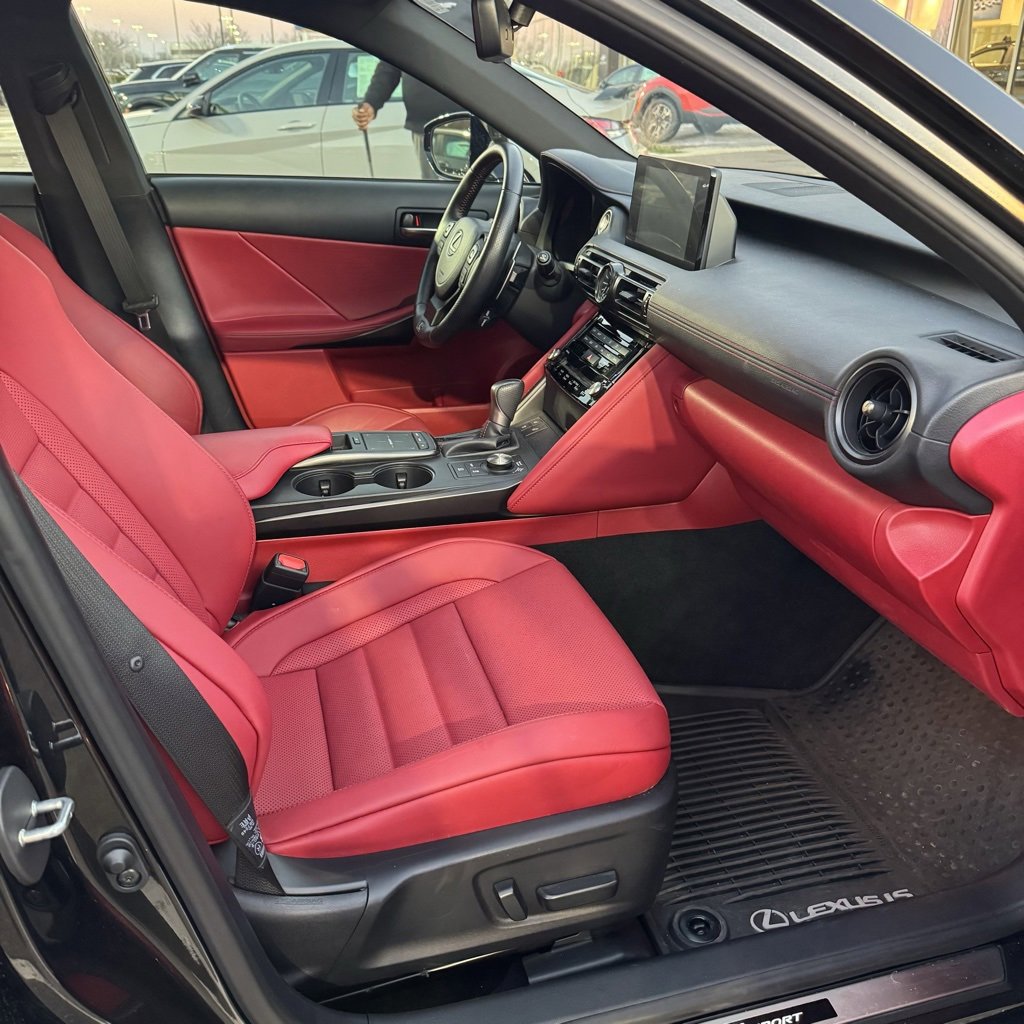 Used 2024 Lexus IS 500 image 6