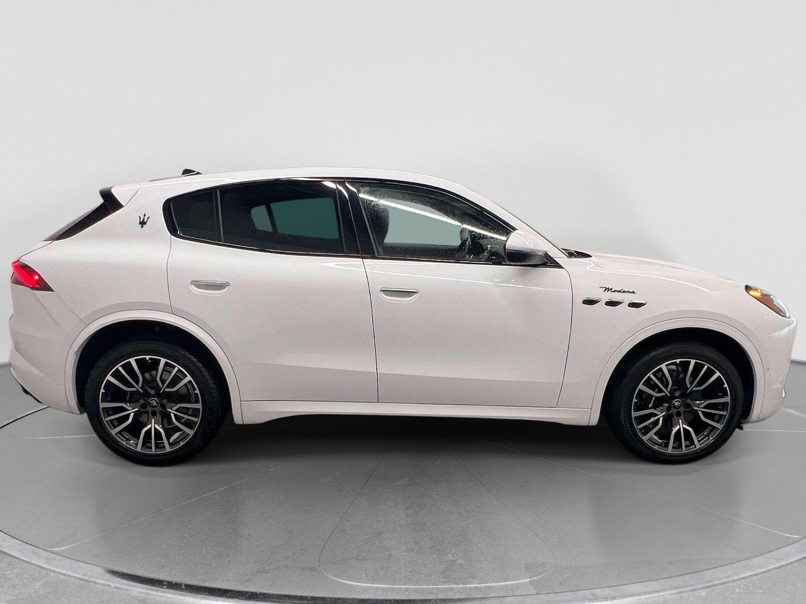Certified 2023 Maserati Grecale Modena AWD/4WD image 5