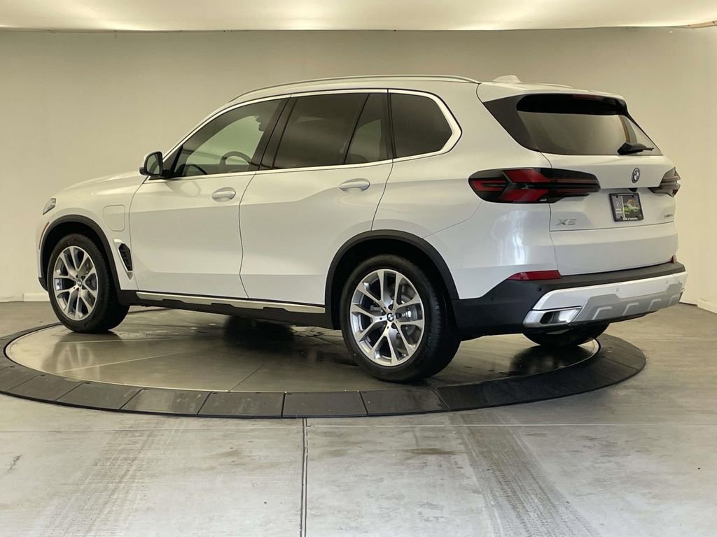 New 2026 BMW X5 xDrive50e AWD/4WD image 3