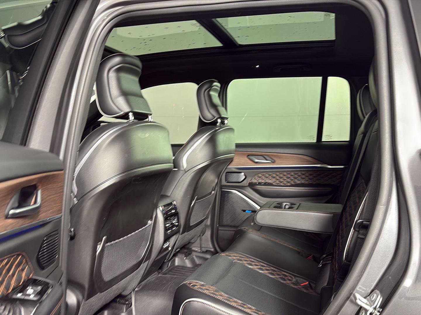 Used 2022 Jeep Grand Cherokee Summit w/ Advanced Protech Group IV image 47