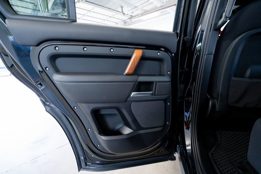 Used 2023 Land Rover Defender 110 X image 50