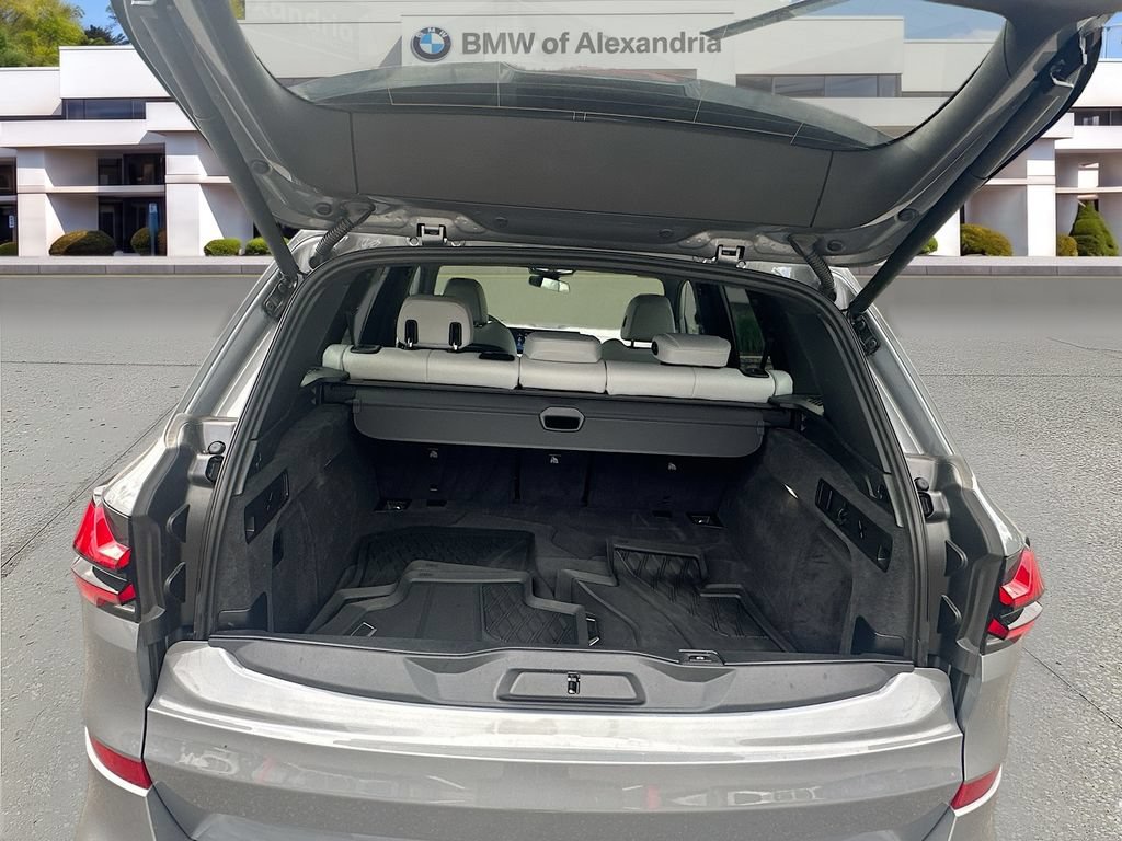 Used 2026 BMW X5 xDrive40i w/ M Sport Package AWD/4WD image 27