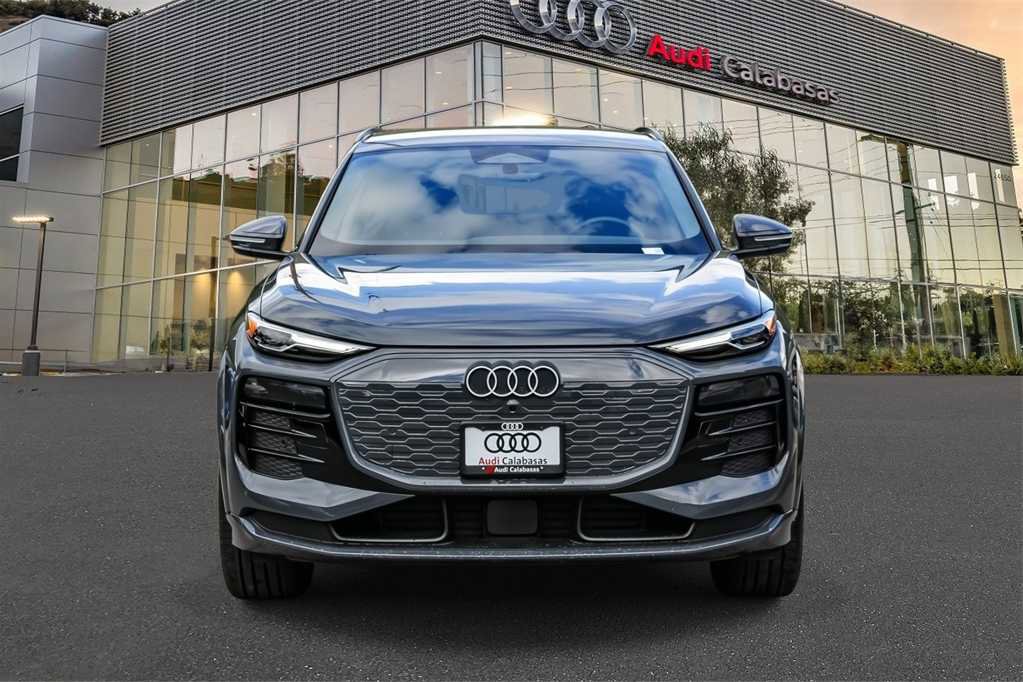 Used 2025 Audi Q6 e-tron Premium w/ Convenience Package image 6