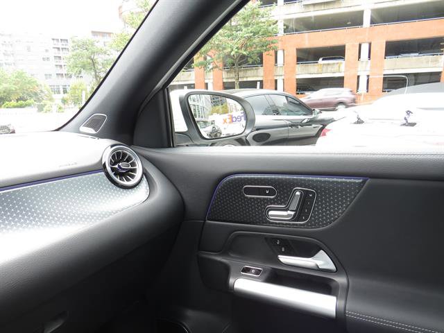 Used 2025 Mercedes-Benz GLA 250 4MATIC image 16