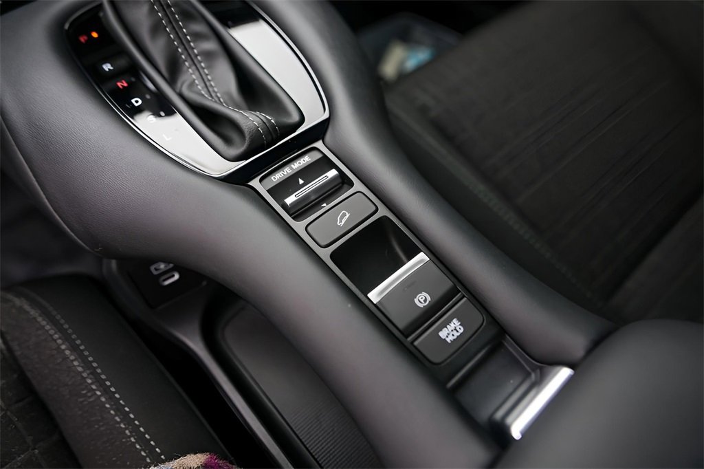 Used 2024 Honda HR-V LX image 23