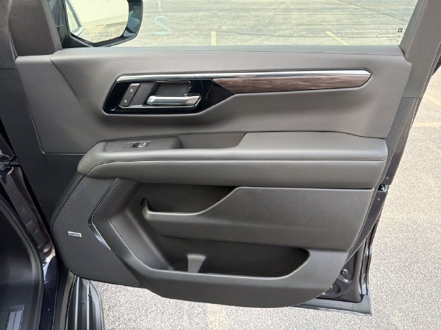 New 2026 Chevrolet Suburban LT w/ Advanced Technology Package AWD/4WD image 35