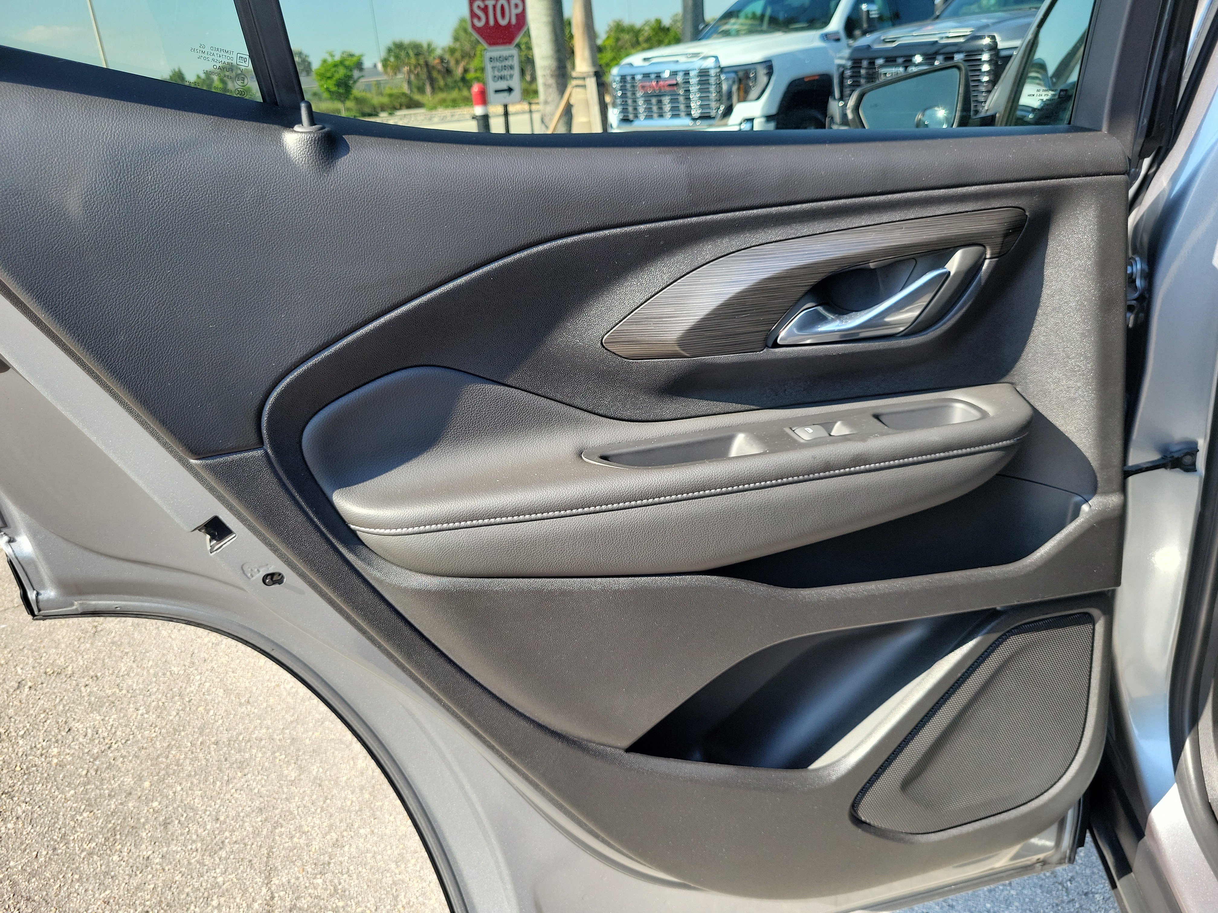 Used 2023 GMC Terrain SLT FWD image 26