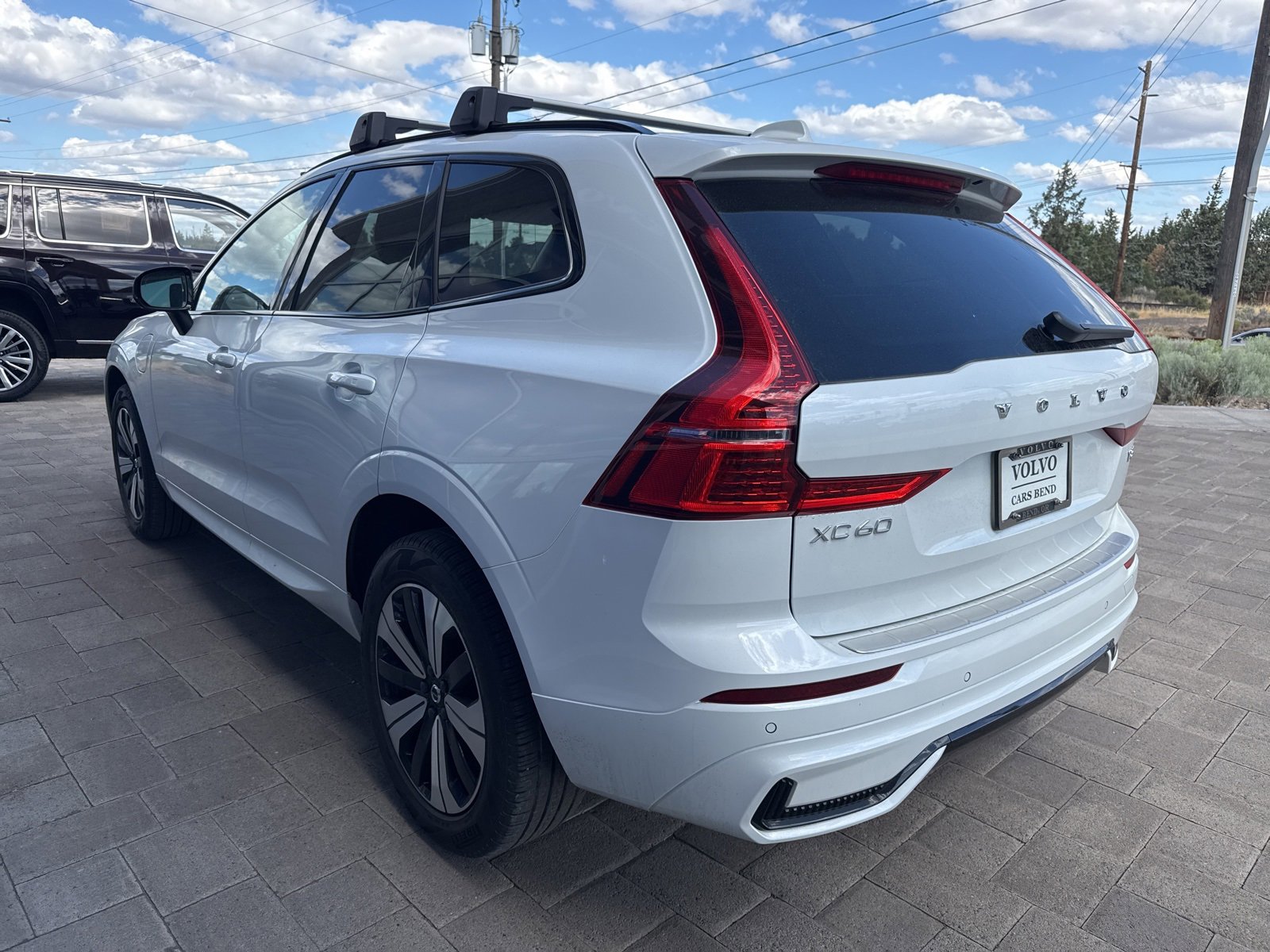 Certified 2025 Volvo XC60 T8 Core w/ Protection Package Premier image 3