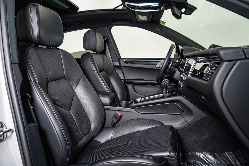 Certified 2024 Porsche Macan AWD/4WD image 15