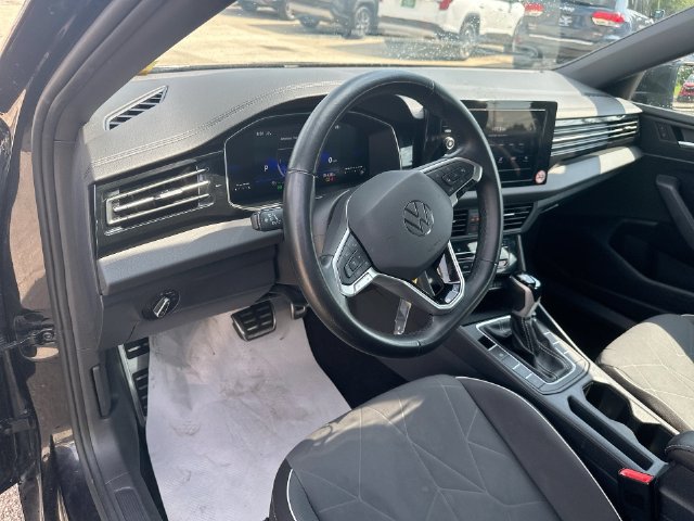 Used 2025 Volkswagen Jetta Sport FWD image 20