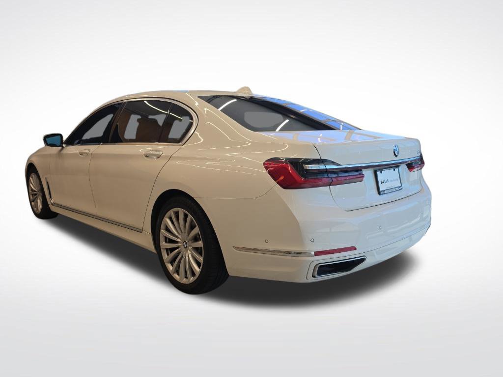 Used 2022 BMW 740i w/ Premium Package RWD image 10