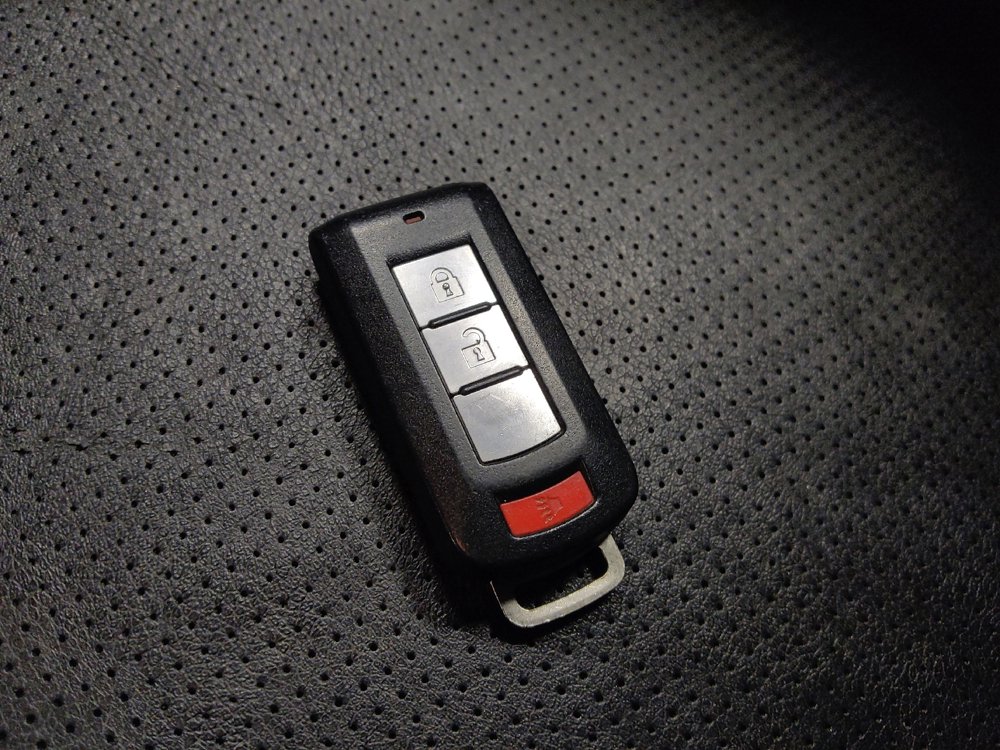 Used 2016 Mitsubishi Outlander SEL FWD image 32