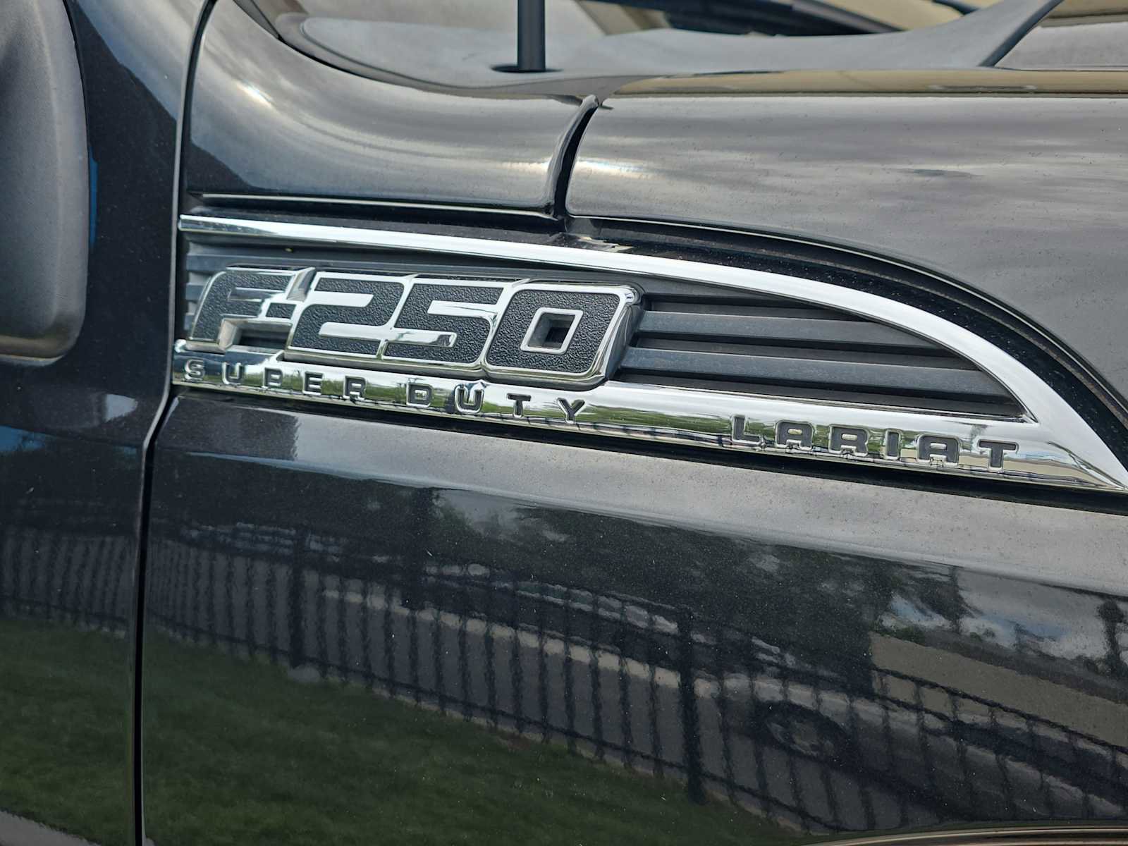Used 2013 Ford F250 Lariat w/ Lariat Ultimate Pkg image 3