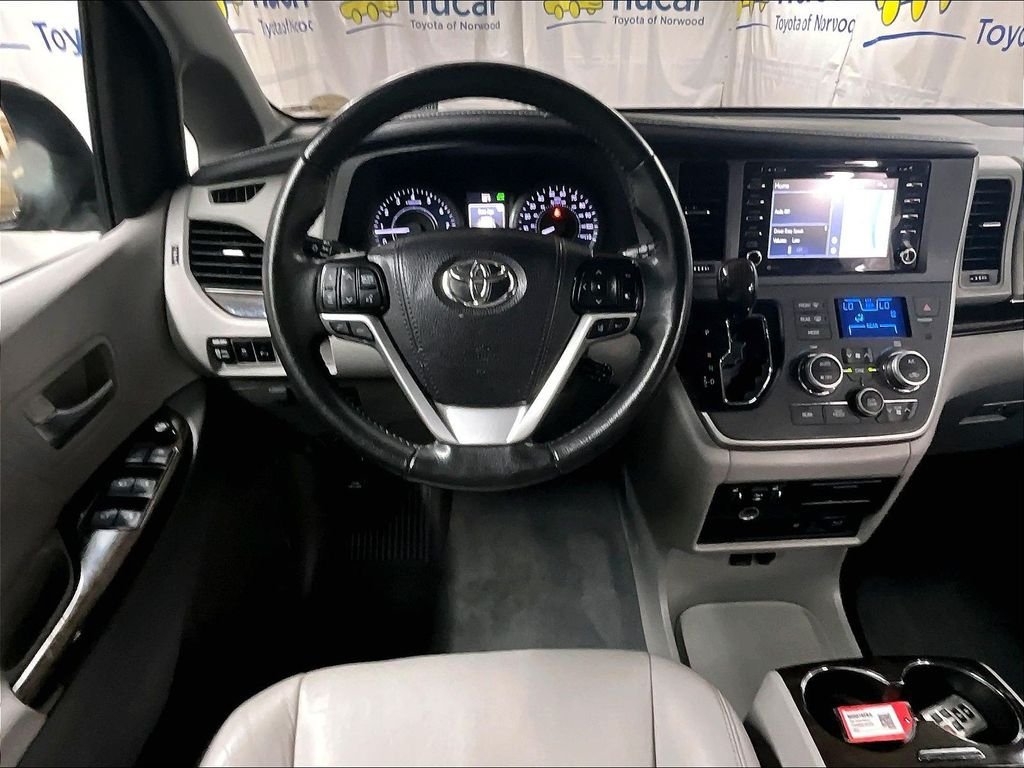 Certified 2020 Toyota Sienna XLE Premium AWD/4WD image 17