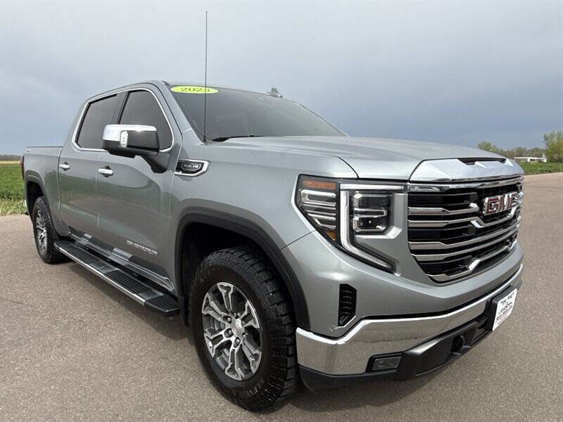 Used 2023 GMC Sierra 1500 SLT w/ SLT Convenience Package AWD/4WD image 11