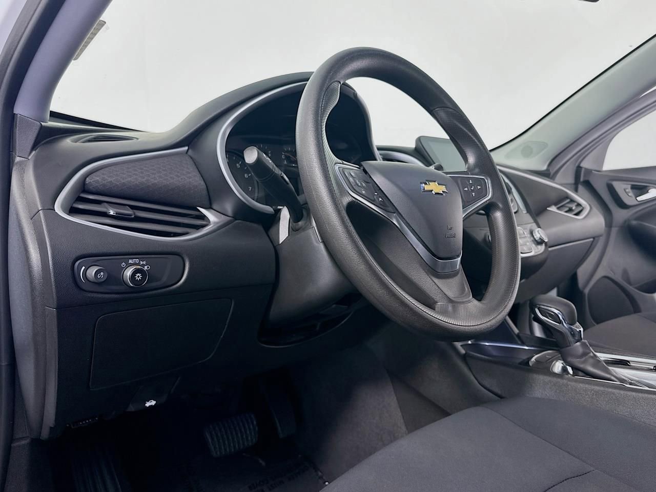 Used 2023 Chevrolet Malibu LT image 33
