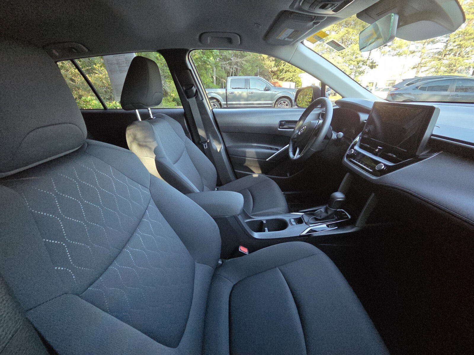 Certified 2025 Toyota Corolla Cross LE FWD image 9