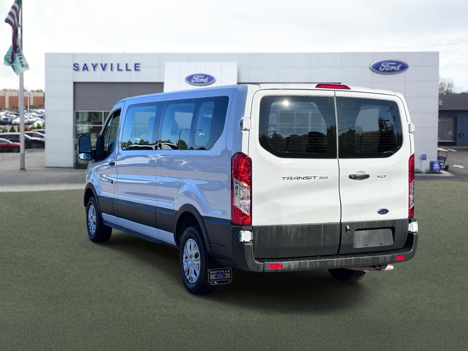 Used 2025 Ford Transit 350 XLT RWD image 4