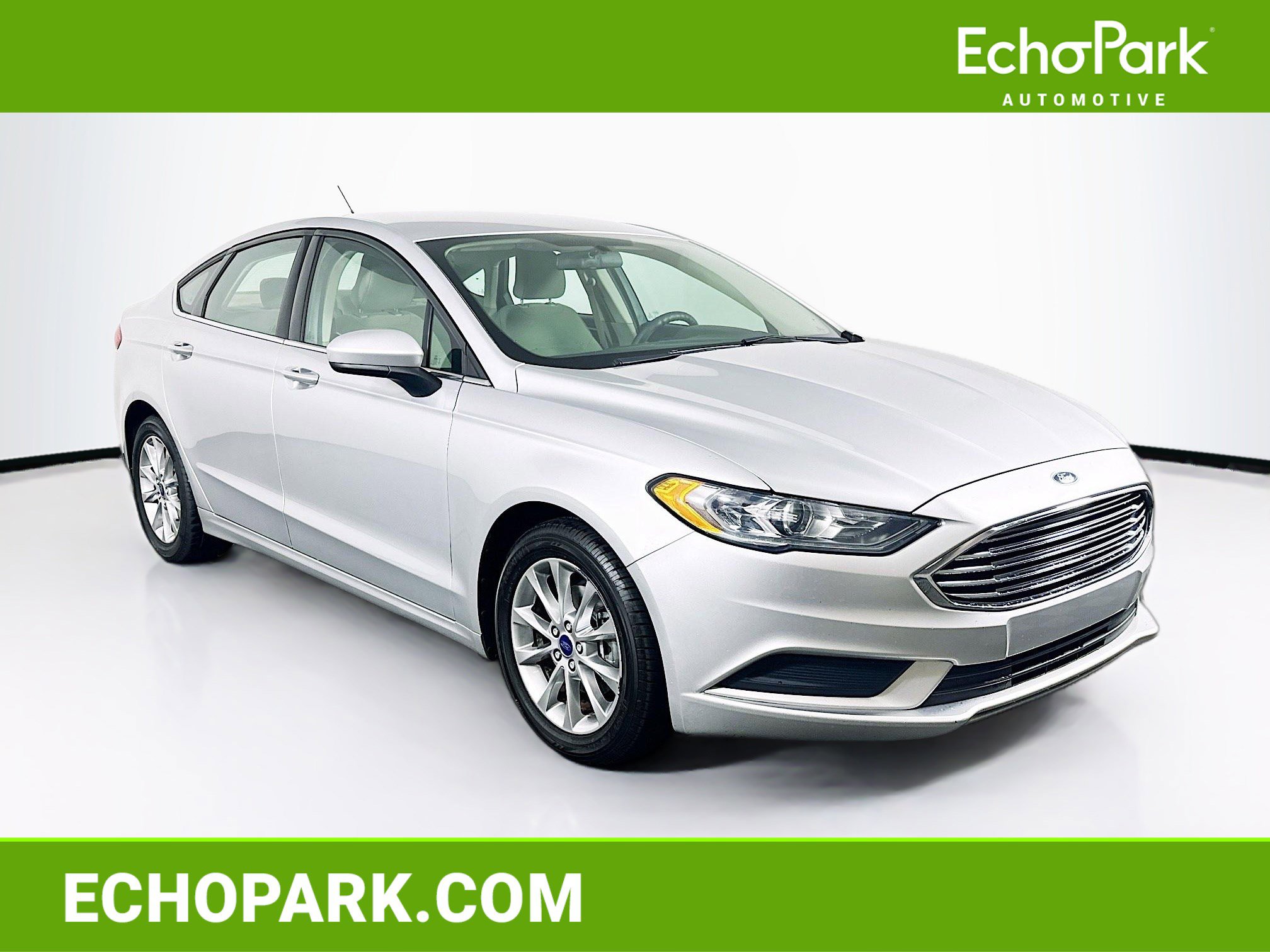 Used 2017 Ford Fusion SE FWD image 1