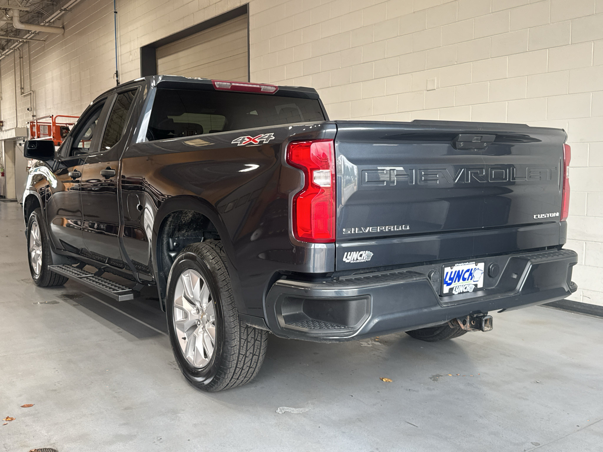 Used 2022 Chevrolet Silverado 1500 Custom AWD/4WD image 3