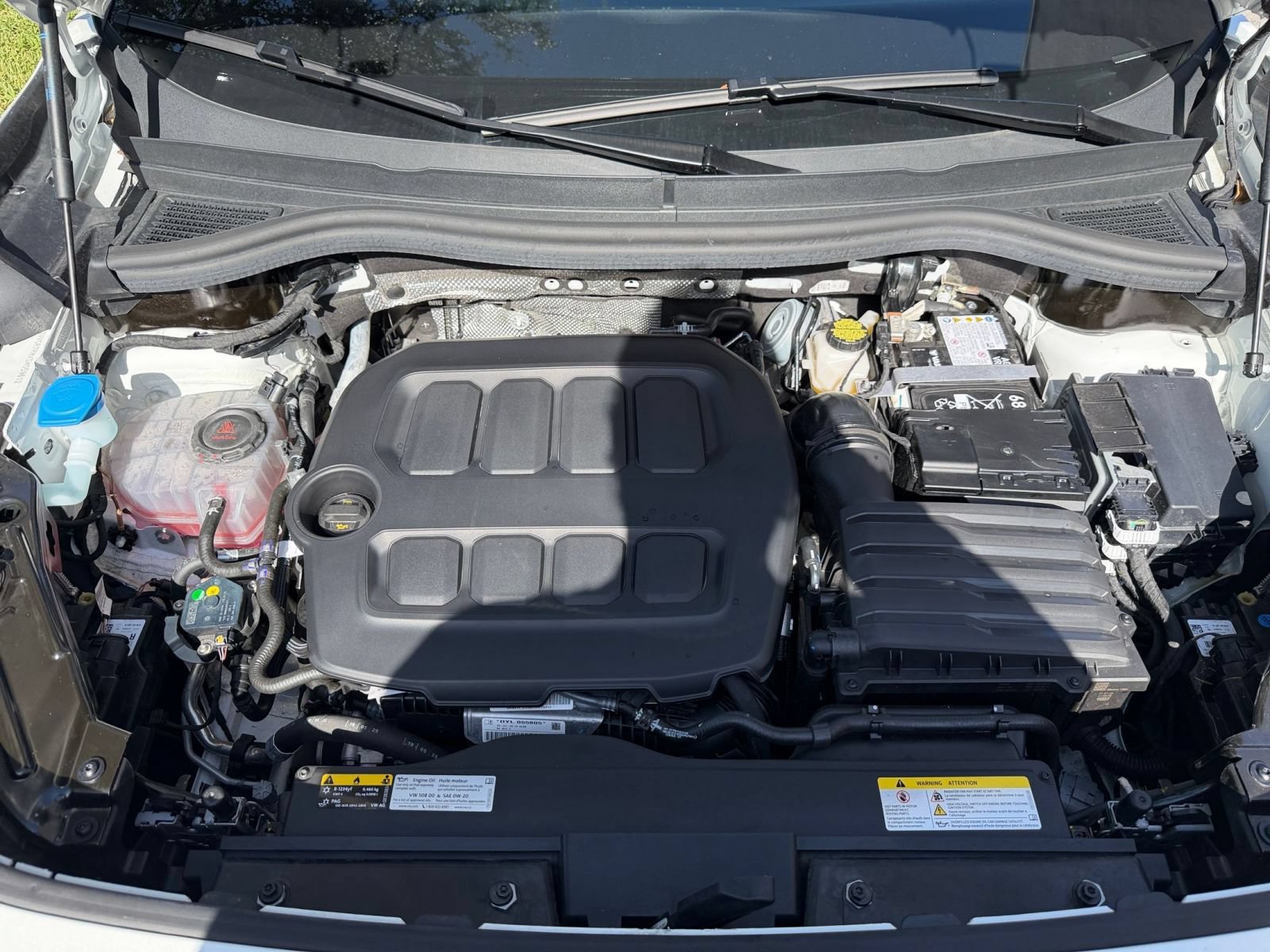 Used 2025 Volkswagen Tiguan SE R-Line AWD/4WD image 29