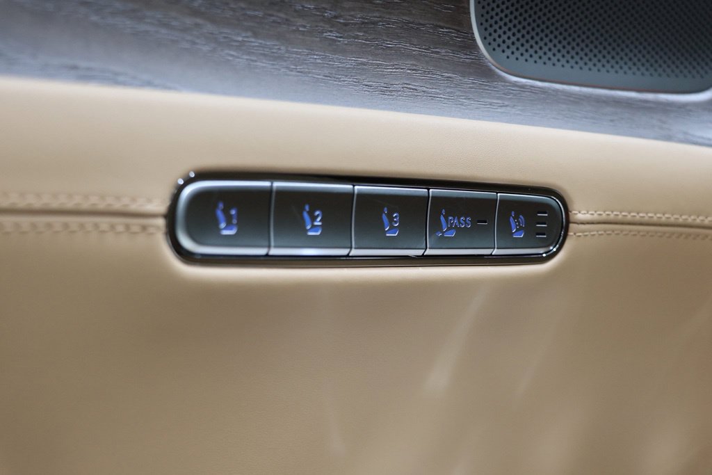 New 2026 Genesis G90 3.5T AWD/4WD image 18