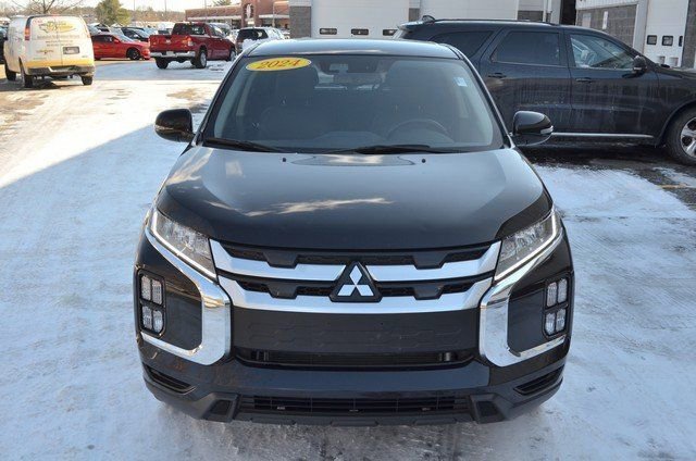 Used 2024 Mitsubishi Outlander Sport SE image 3