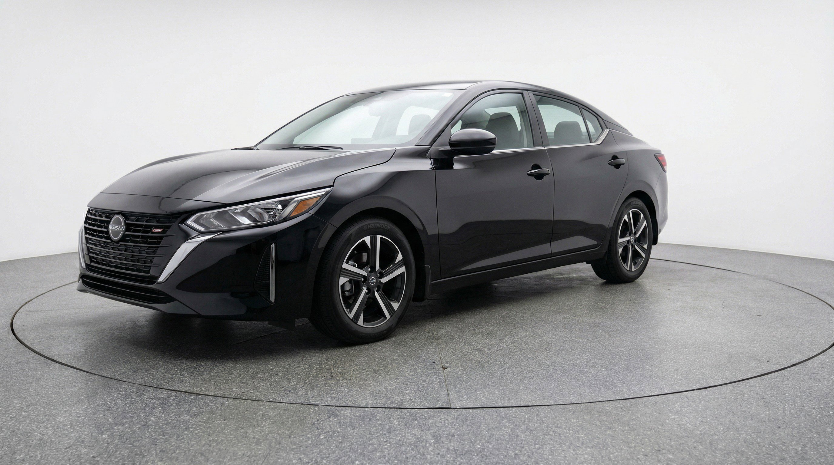 Used 2025 Nissan Sentra SV image 3