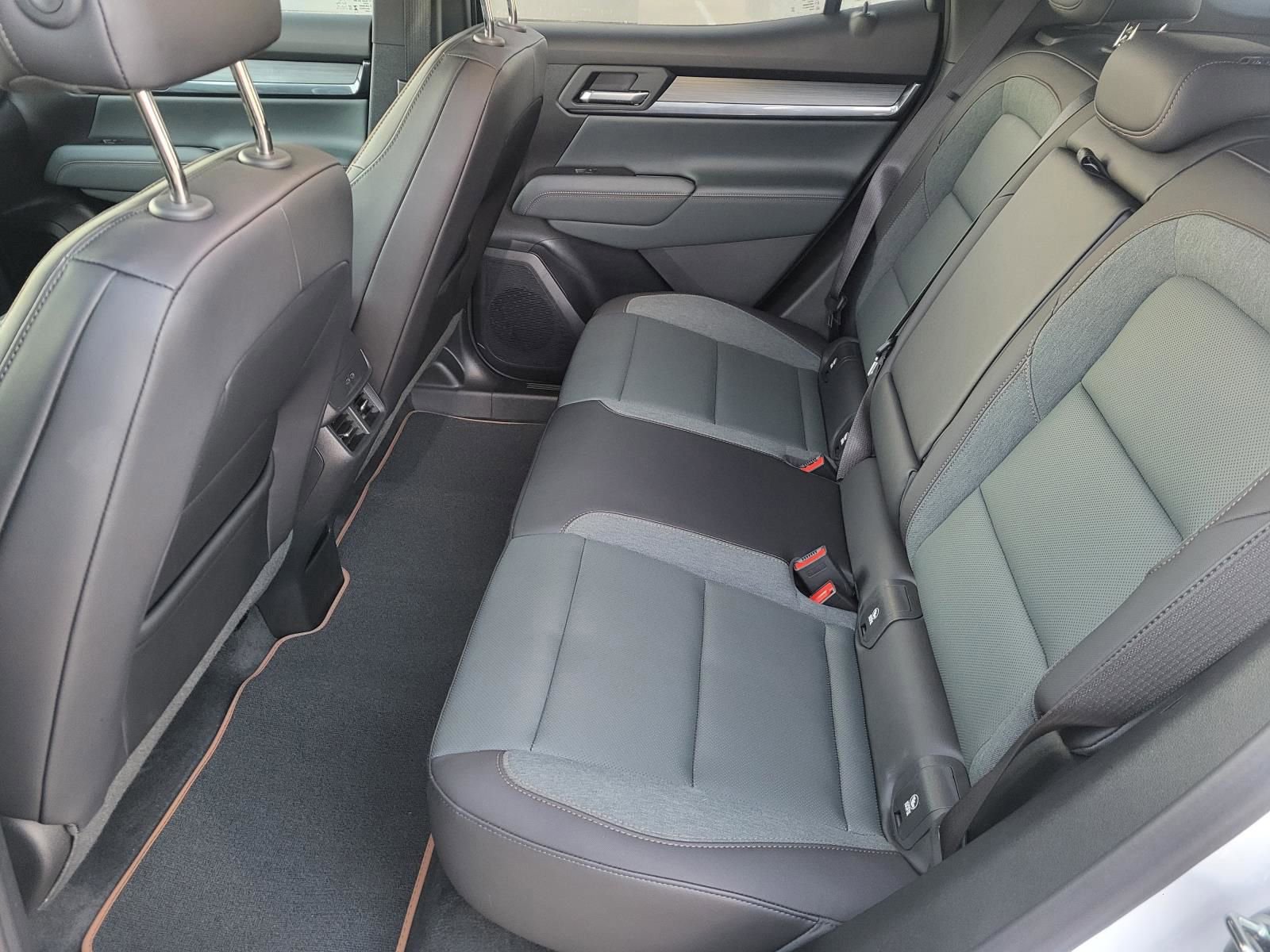 New 2026 GMC Terrain AT4 w/ Technology Package II AWD/4WD image 4