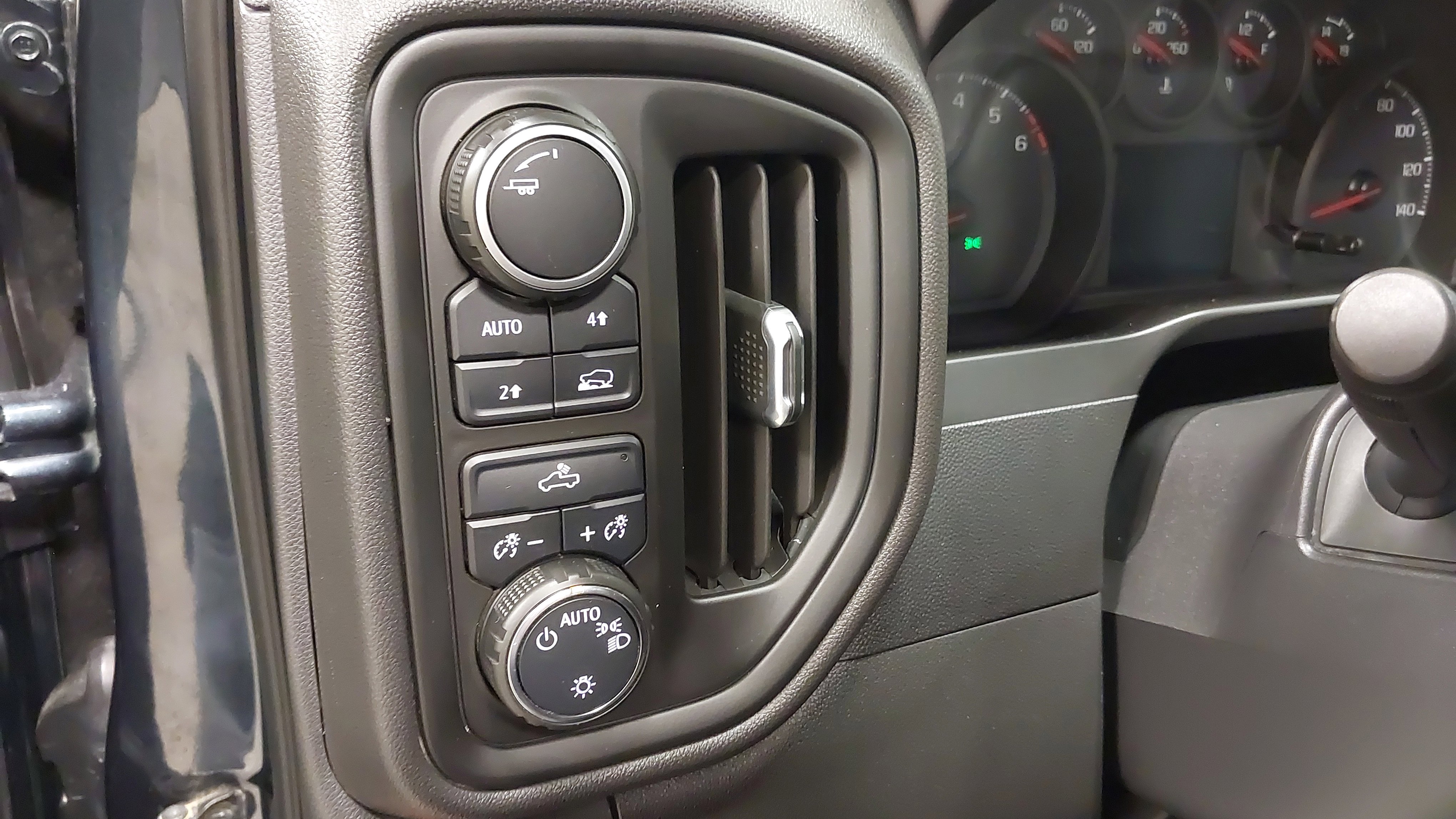 Used 2020 Chevrolet Silverado 1500 Custom w/ Custom Value Package image 25