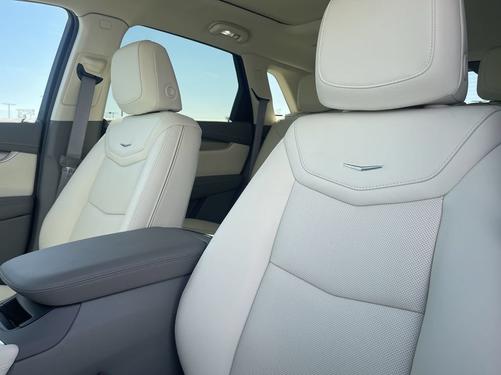 New 2026 Cadillac XT5 Premium Luxury w/ Driver Assist Package FWD image 17