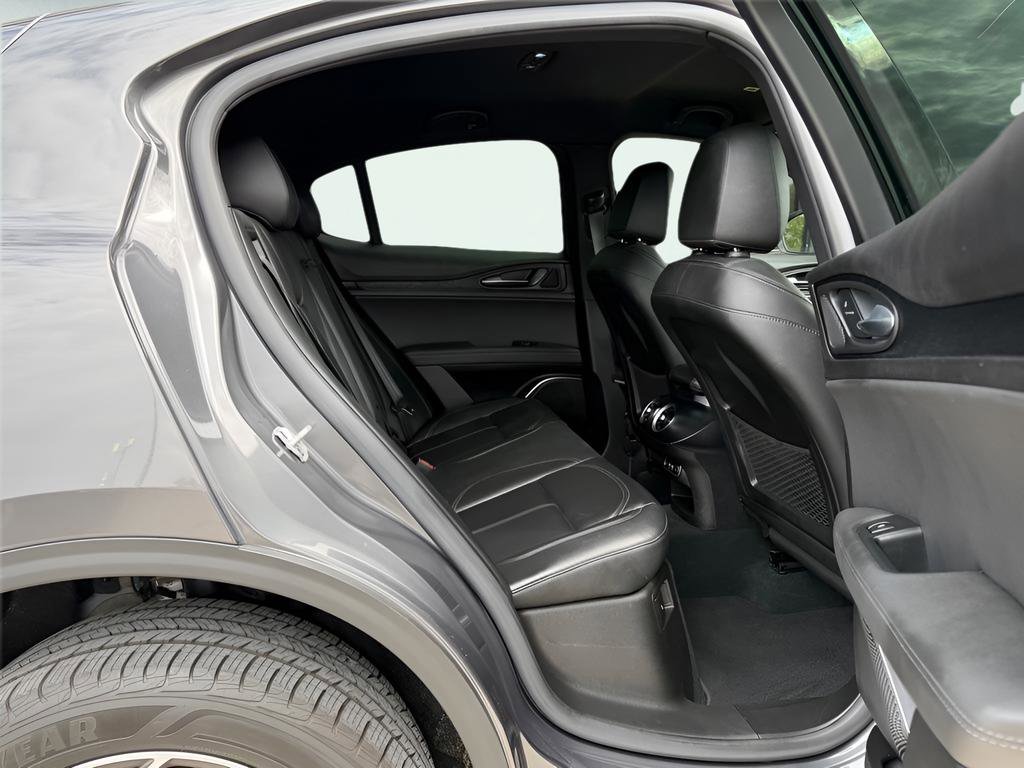 Used 2022 Alfa Romeo Stelvio Sprint RWD image 26